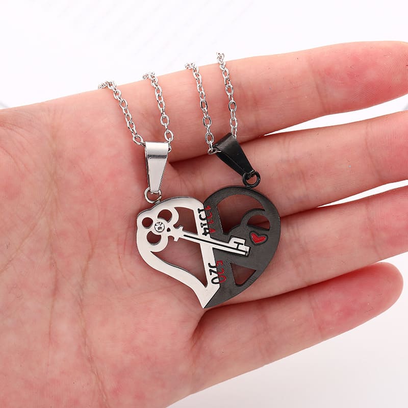 Heart-shaped Key Necklace Set